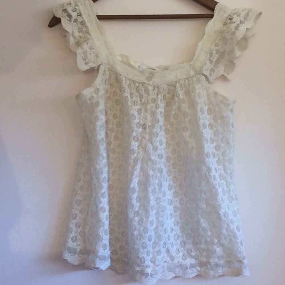 PINKY lace scalloped top